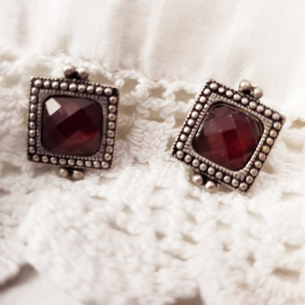 Women's Red Gem Square Stud Earrings
